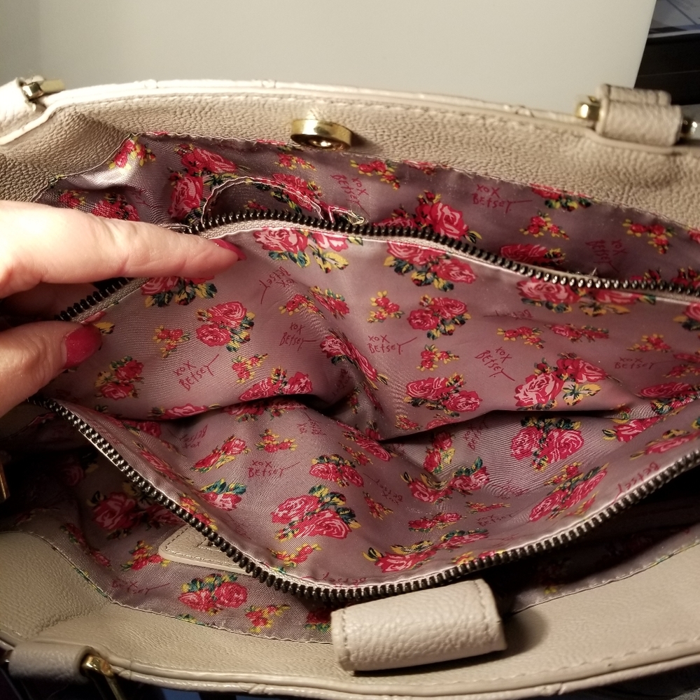 Betsey Johnson Tote - Picture 7 of 13